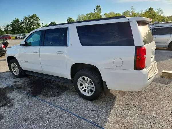 1GNSKHKC8HR230084 2017 CHEVROLET SUBURBAN - Image 2
