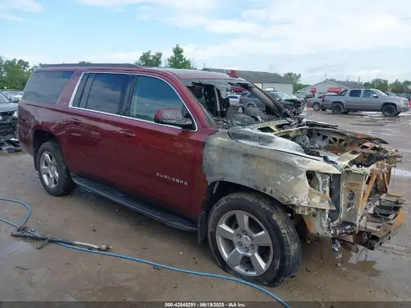 1GNSKHKC8HR230618 2017 CHEVROLET SUBURBAN - Image 1