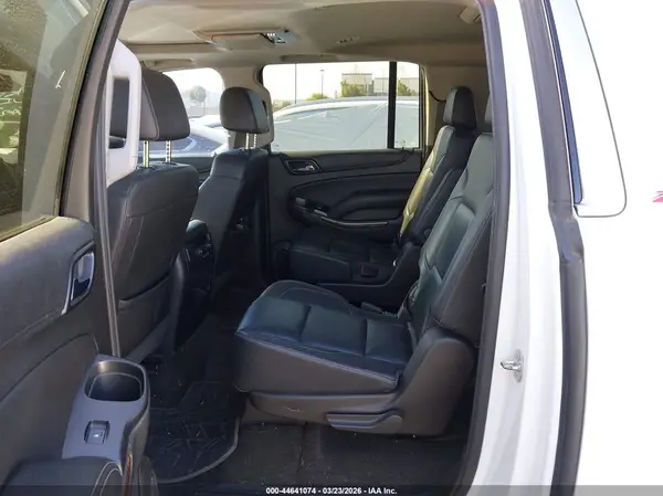 1GNSKHKC8HR261044 2017 CHEVROLET SUBURBAN - Image 8