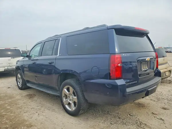 1GNSKHKC8HR399439 2017 CHEVROLET SUBURBAN - Image 2