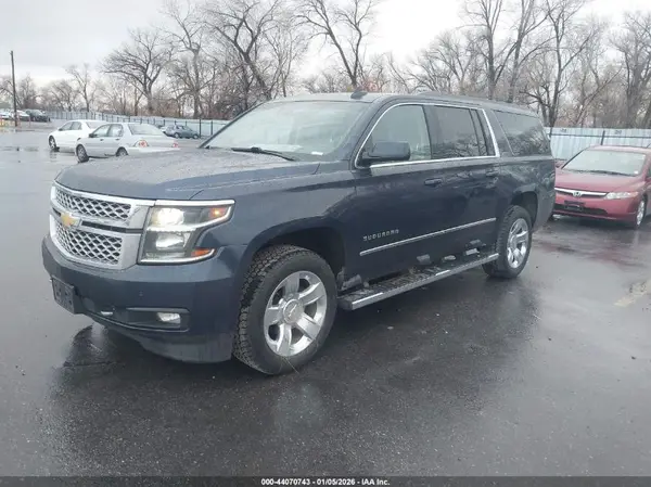 1GNSKHKC8JR111764 2018 CHEVROLET SUBURBAN - Image 2