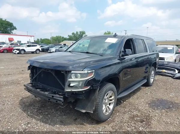 1GNSKHKC8JR162357 2018 CHEVROLET SUBURBAN - Image 2