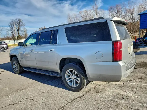1GNSKHKC8JR209662 2018 CHEVROLET SUBURBAN - Image 2