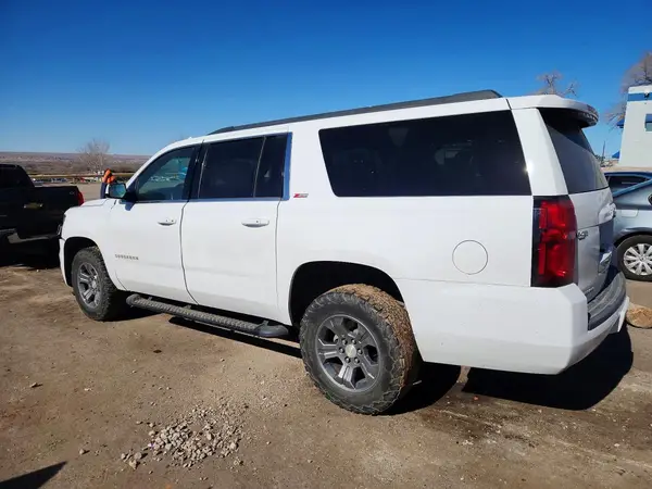 1GNSKHKC8JR284071 2018 CHEVROLET SUBURBAN - Image 2