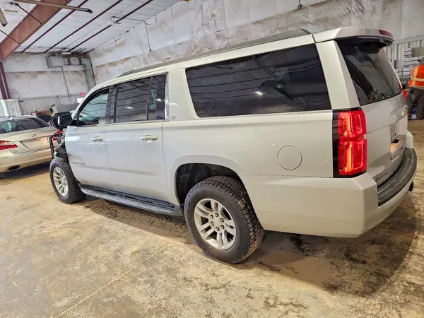 1GNSKHKC8JR326593 2018 CHEVROLET SUBURBAN - Image 2