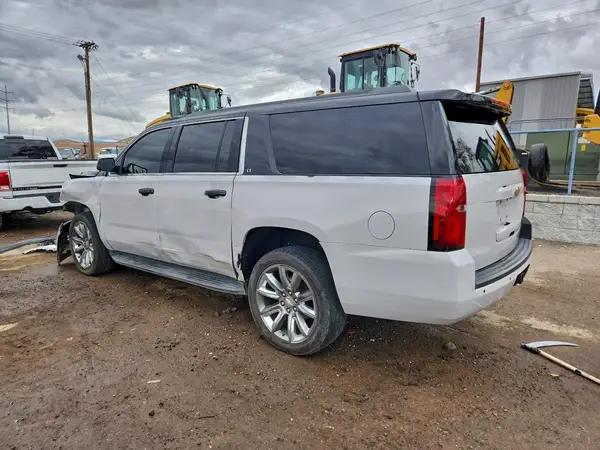 1GNSKHKC8JR359514 2018 CHEVROLET SUBURBAN - Image 2