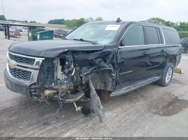 1GNSKHKC8KR369851 2019 CHEVROLET SUBURBAN - Image 2