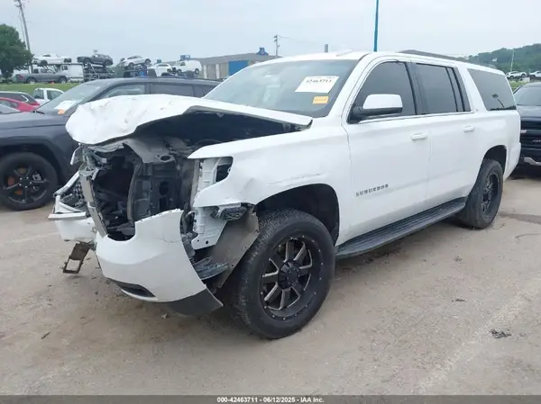 1GNSKHKC9GR263027 2016 CHEVROLET SUBURBAN - Image 2