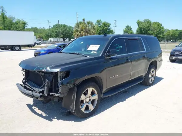 1GNSKHKC9HR143200 2017 CHEVROLET SUBURBAN - Image 2