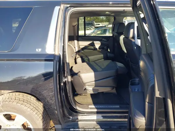 1GNSKHKC9HR168419 2017 CHEVROLET SUBURBAN - Image 8