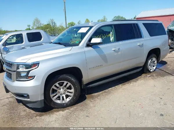 1GNSKHKC9HR268651 2017 CHEVROLET SUBURBAN - Image 2