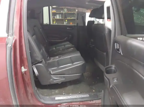 1GNSKHKC9HR271064 2017 CHEVROLET SUBURBAN - Image 8