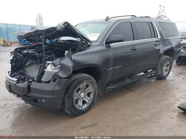 1GNSKHKC9HR296501 2017 CHEVROLET SUBURBAN - Image 2