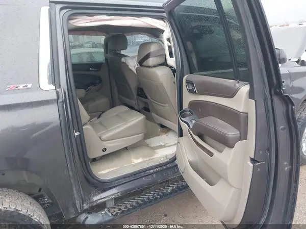 1GNSKHKC9HR296501 2017 CHEVROLET SUBURBAN - Image 8