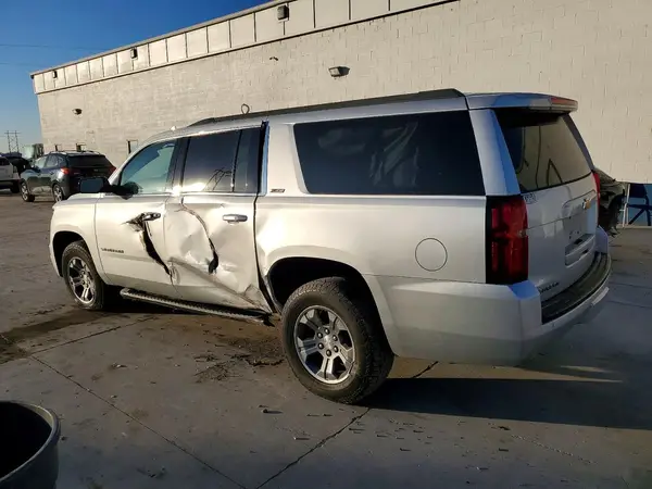 1GNSKHKC9HR316956 2017 CHEVROLET SUBURBAN - Image 2