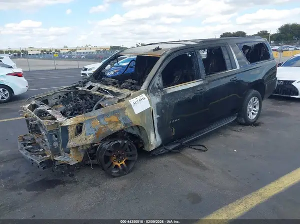 1GNSKHKC9JR150556 2018 CHEVROLET SUBURBAN - Image 2