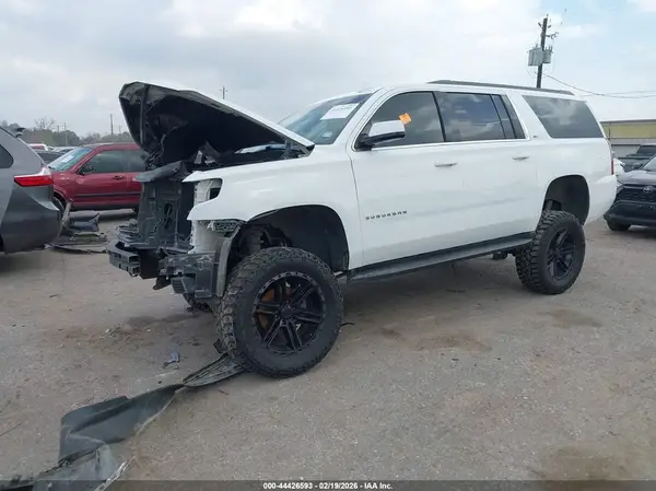 1GNSKHKC9JR160715 2018 CHEVROLET SUBURBAN - Image 2