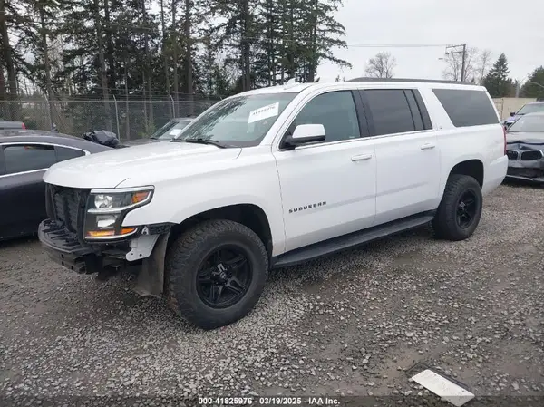 1GNSKHKC9JR161587 2018 CHEVROLET SUBURBAN - Image 2