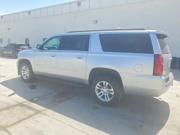 1GNSKHKC9JR214322 2018 CHEVROLET SUBURBAN - Image 2