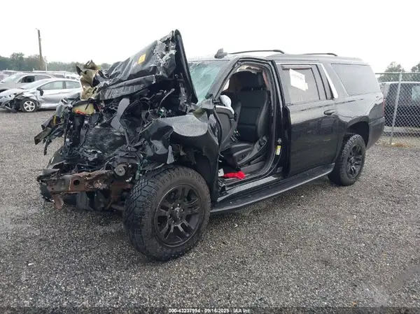 1GNSKHKC9JR395793 2018 CHEVROLET SUBURBAN - Image 2