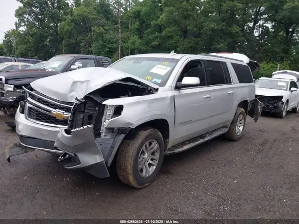 1GNSKHKC9JR399374 2018 CHEVROLET SUBURBAN - Image 2
