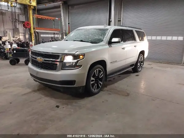 1GNSKHKC9KR177256 2019 CHEVROLET SUBURBAN - Image 2