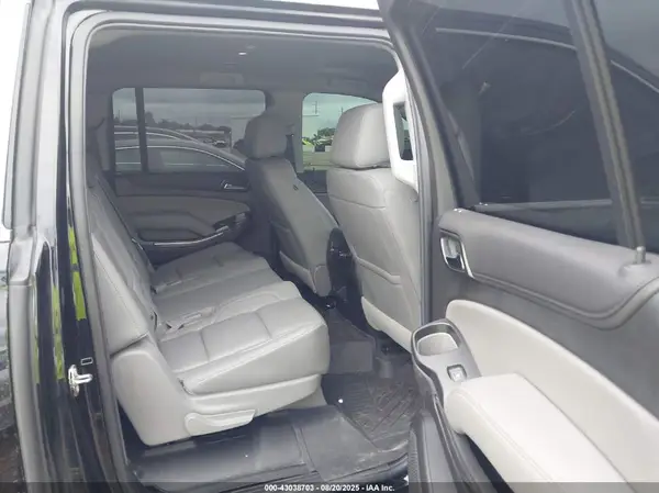 1GNSKHKC9KR284789 2019 CHEVROLET SUBURBAN - Image 8