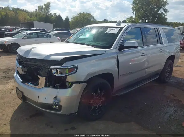 1GNSKHKC9KR353626 2019 CHEVROLET SUBURBAN - Image 2
