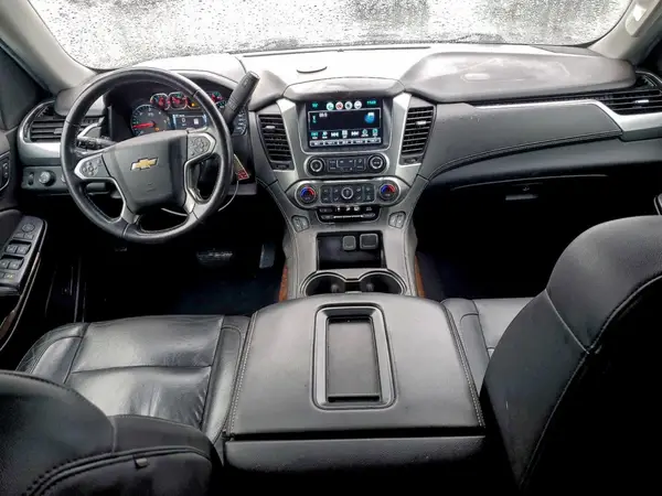 1GNSKHKC9KR393043 2019 CHEVROLET SUBURBAN - Image 8