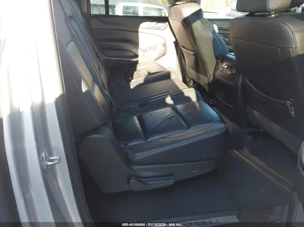 1GNSKHKC9KR394273 2019 CHEVROLET SUBURBAN - Image 8