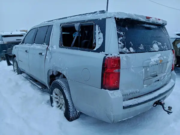1GNSKHKCXGR200387 2016 CHEVROLET SUBURBAN - Image 2