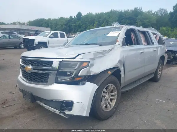 1GNSKHKCXGR290608 2016 CHEVROLET SUBURBAN - Image 2
