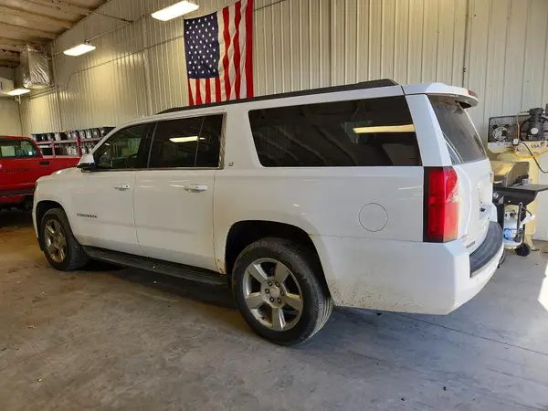 1GNSKHKCXHR122503 2017 CHEVROLET SUBURBAN - Image 2