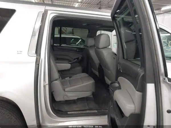 1GNSKHKCXHR142315 2017 CHEVROLET SUBURBAN - Image 8
