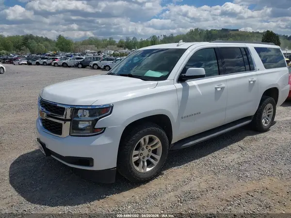 1GNSKHKCXHR179932 2017 CHEVROLET SUBURBAN - Image 2