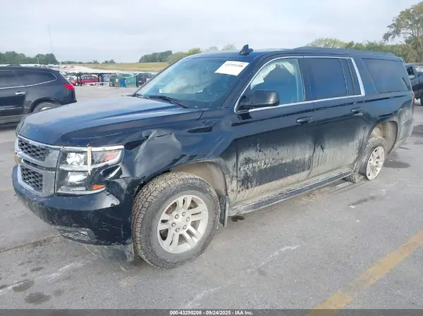 1GNSKHKCXHR238493 2017 CHEVROLET SUBURBAN - Image 2