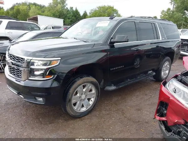 1GNSKHKCXHR250501 2017 CHEVROLET SUBURBAN - Image 2