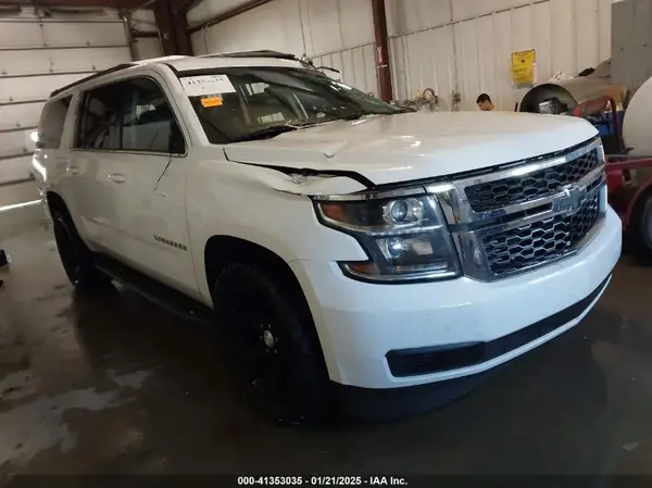 1GNSKHKCXHR328405 2017 CHEVROLET SUBURBAN - Image 1