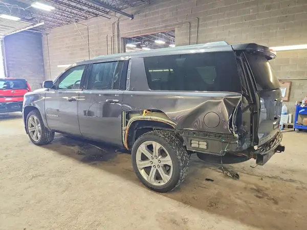 1GNSKHKCXHR375997 2017 CHEVROLET SUBURBAN - Image 2