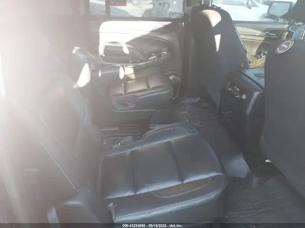 1GNSKHKCXJR261648 2018 CHEVROLET SUBURBAN - Image 8
