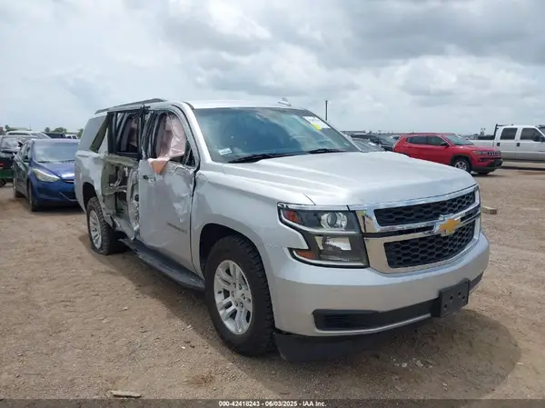 1GNSKHKCXJR334078 2018 CHEVROLET SUBURBAN - Image 1