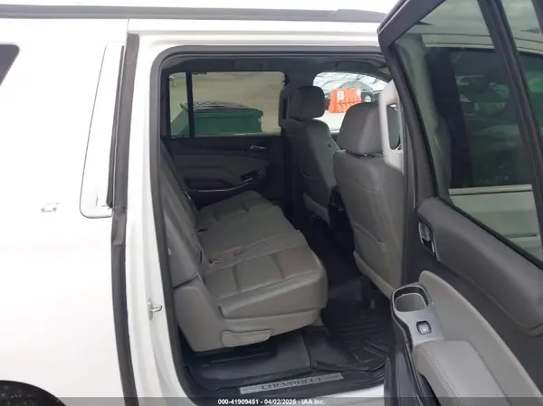 1GNSKHKCXKR369575 2019 CHEVROLET SUBURBAN - Image 8