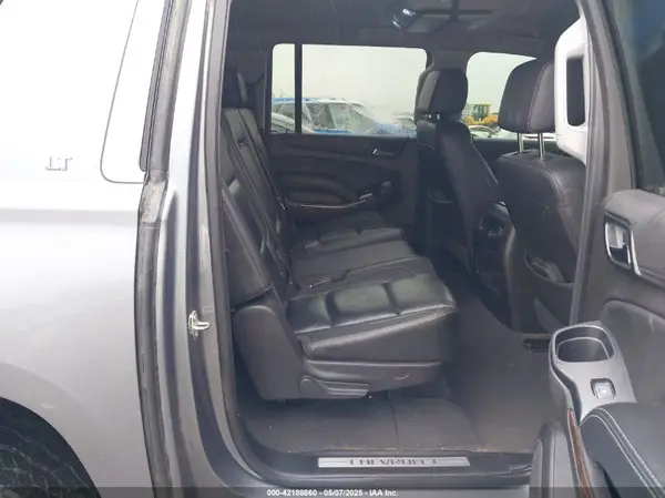 1GNSKHKCXKR405555 2019 CHEVROLET SUBURBAN - Image 8