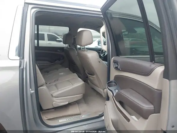 1GNSKHKCXKR406561 2019 CHEVROLET SUBURBAN - Image 8