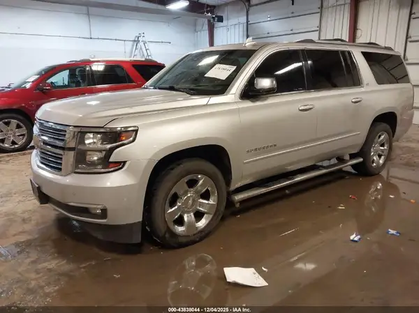 1GNSKJKC0GR100452 2016 CHEVROLET SUBURBAN - Image 2