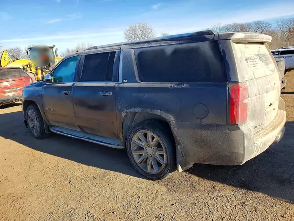 1GNSKJKC0GR352783 2016 CHEVROLET SUBURBAN - Image 2