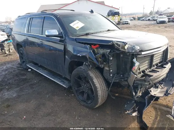 1GNSKJKC0HR122842 2017 CHEVROLET SUBURBAN - Image 1