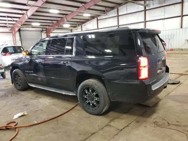1GNSKJKC0HR307795 2017 CHEVROLET SUBURBAN - Image 2