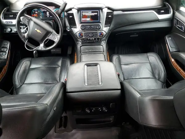 1GNSKJKC0HR375899 2017 CHEVROLET SUBURBAN - Image 8