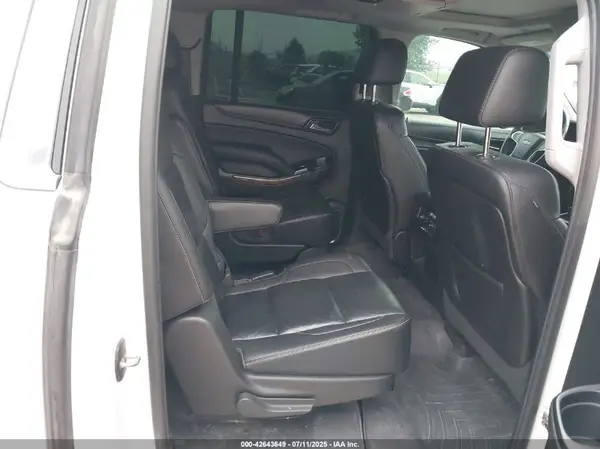 1GNSKJKC1GR163835 2016 CHEVROLET SUBURBAN - Image 8